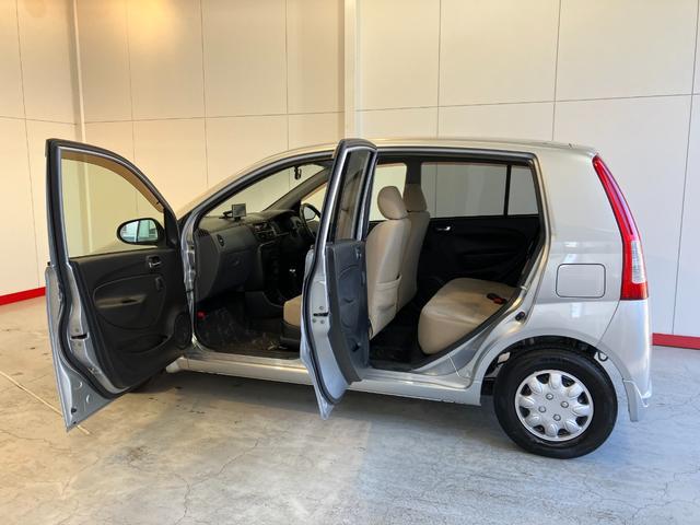 ミラLリミテッド CD/キーレスエントリーワンオーナー CD ハロゲンヘッドライト ポータブルナビ キーレスエントリー 電格ドアミラー メンテナンスノート(香川県)の中古車