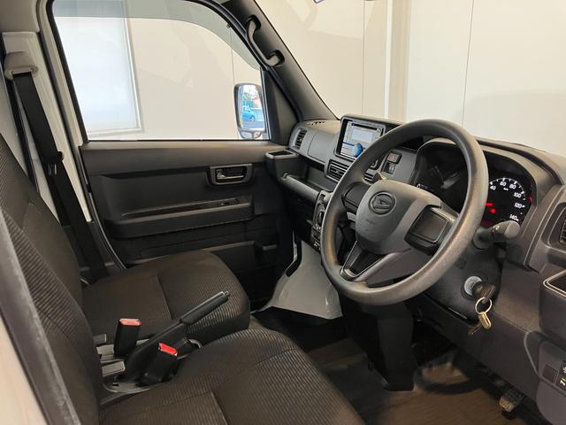 ハイゼットカーゴＤＸ　ＣＤレシーバー／キーレスエントリーワンオーナー　ＣＤレシーバー　両側スライドドア　ハロゲンヘッドライト　キーレスエントリー　アイドリングストップ　スマアシ　取扱説明書　メンテナンスノート（香川県）の中古車