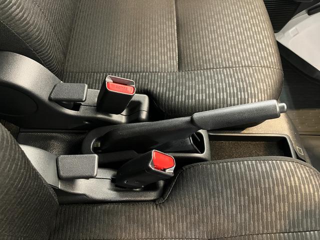 ハイゼットカーゴＤＸ　ＣＤレシーバー／キーレスエントリーワンオーナー　ＣＤレシーバー　両側スライドドア　ハロゲンヘッドライト　キーレスエントリー　アイドリングストップ　スマアシ　取扱説明書　メンテナンスノート（香川県）の中古車