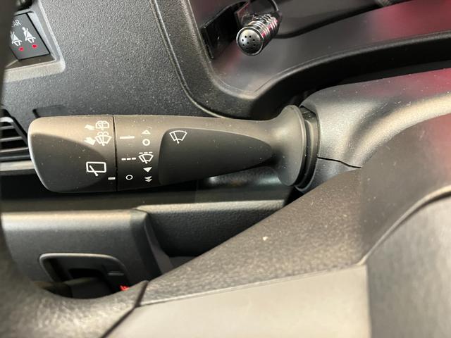 ハイゼットカーゴＤＸ　ＣＤレシーバー／キーレスエントリーワンオーナー　ＣＤレシーバー　両側スライドドア　ハロゲンヘッドライト　キーレスエントリー　アイドリングストップ　スマアシ　取扱説明書　メンテナンスノート（香川県）の中古車