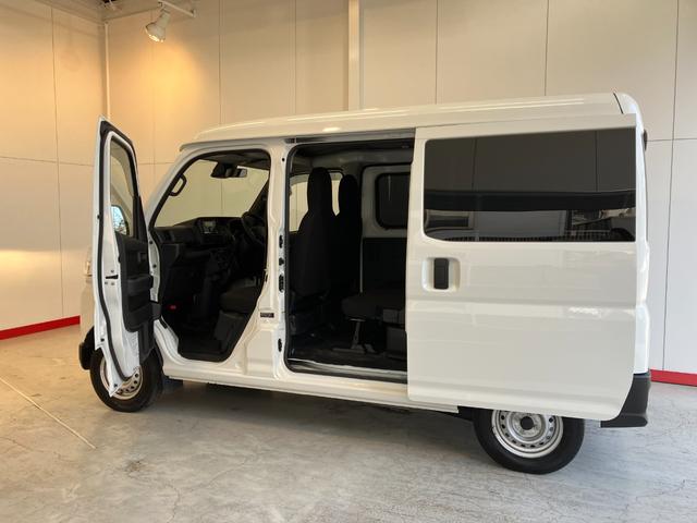 ハイゼットカーゴＤＸ　ＣＤレシーバー／キーレスエントリーワンオーナー　ＣＤレシーバー　両側スライドドア　ハロゲンヘッドライト　キーレスエントリー　アイドリングストップ　スマアシ　取扱説明書　メンテナンスノート（香川県）の中古車