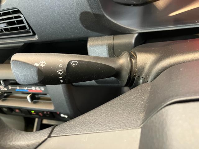 ハイゼットトラックＥＸＴ　４ＷＤ／ＣＤチューナー／作業灯ワンオーナー　４ＷＤ　純正ＣＤチューナー　作業灯　スマアシ　電動格納ミラー　ハロゲンヘッドライト　スマートキー　取扱説明書　メンテナンスノート（香川県）の中古車