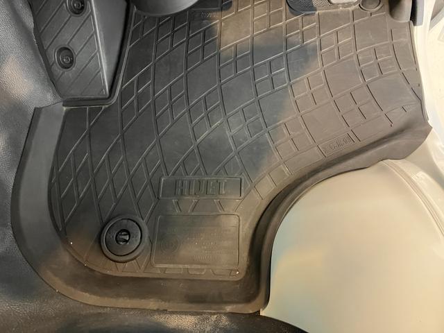 ハイゼットトラックＥＸＴ　４ＷＤ／ＣＤチューナー／作業灯ワンオーナー　４ＷＤ　純正ＣＤチューナー　作業灯　スマアシ　電動格納ミラー　ハロゲンヘッドライト　スマートキー　取扱説明書　メンテナンスノート（香川県）の中古車