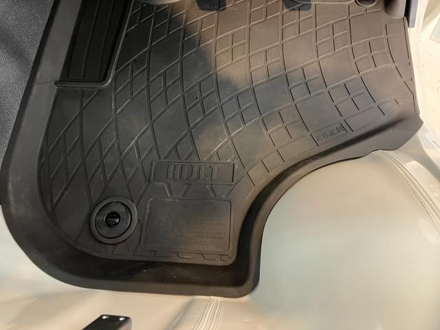 ハイゼットトラックスタンダード　ＭＴ／ＡＭ／ＦＭラジオワンオーナー　ＭＴ　ＡＭ／ＦＭラジオ　スマアシ　ハロゲンヘッドライト　オートライト　オートマチックハイビーム　取扱説明書　メンテナンスノート（香川県）の中古車