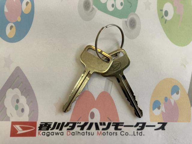 ハイゼットトラックスタンダード　ＭＴ／ＡＭ／ＦＭラジオワンオーナー　ＭＴ　ＡＭ／ＦＭラジオ　スマアシ　ハロゲンヘッドライト　オートライト　オートマチックハイビーム　取扱説明書　メンテナンスノート（香川県）の中古車