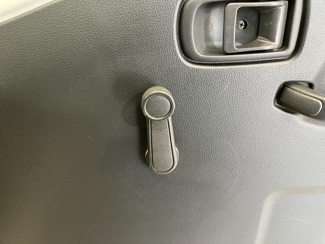 ハイゼットトラックスタンダード　４ＷＤ／ＭＴワンオーナー　４ＷＤ　ＭＴ　ＡＭ／ＦＭラジオ　ハロゲンヘッドライト　荷台マット　取扱説明書　メンテナンスノート（香川県）の中古車