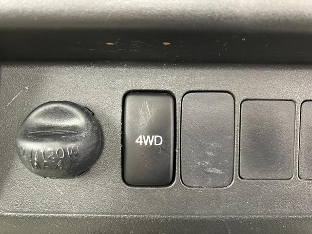 ハイゼットトラックスタンダード　４ＷＤ／ＭＴワンオーナー　４ＷＤ　ＭＴ　ＡＭ／ＦＭラジオ　ハロゲンヘッドライト　荷台マット　取扱説明書　メンテナンスノート（香川県）の中古車