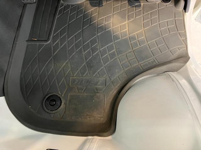 ハイゼットトラックスタンダード　４ＷＤ／ＭＴワンオーナー　４ＷＤ　ＭＴ　ＡＭ／ＦＭラジオ　ハロゲンヘッドライト　荷台マット　取扱説明書　メンテナンスノート（香川県）の中古車