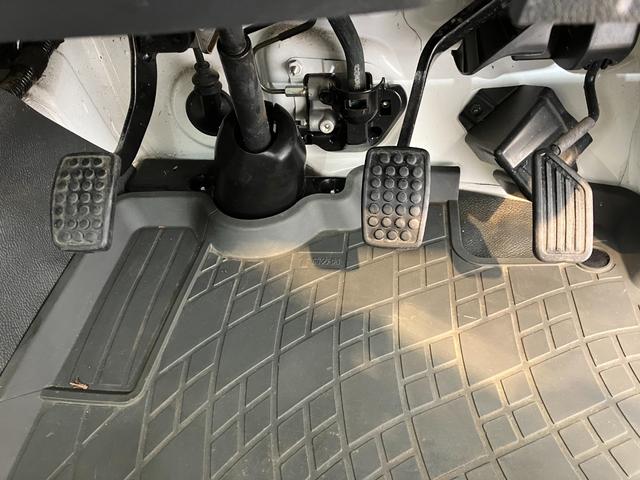 ハイゼットトラックスタンダード　４ＷＤ／ＭＴワンオーナー　４ＷＤ　ＭＴ　ＡＭ／ＦＭラジオ　ハロゲンヘッドライト　荷台マット　取扱説明書　メンテナンスノート（香川県）の中古車