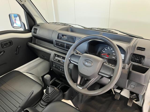 ハイゼットトラックスタンダード　４ＷＤ／ＭＴ／ＡＭ／ＦＭラジオワンオーナー　４ＷＤ　ＭＴ　ＡＭ／ＦＭラジオ　スマアシ　ハロゲンヘッドライト　オートライト　オートマチックハイビーム　取扱説明書　メンテナンスノート（香川県）の中古車