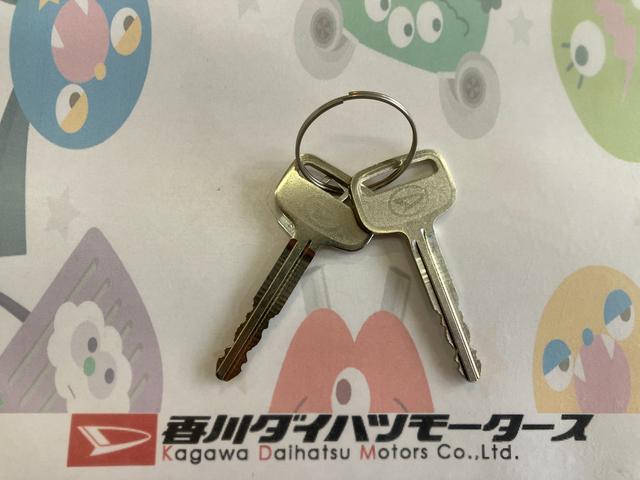 ハイゼットトラックスタンダード　ＭＴ／ＡＭ／ＦＭラジオワンオーナー　ＭＴ　ＡＭ／ＦＭラジオ　スマアシ　ハロゲンヘッドライト　オートライト　オートマチックハイビーム　取扱説明書　メンテナンスノート（香川県）の中古車