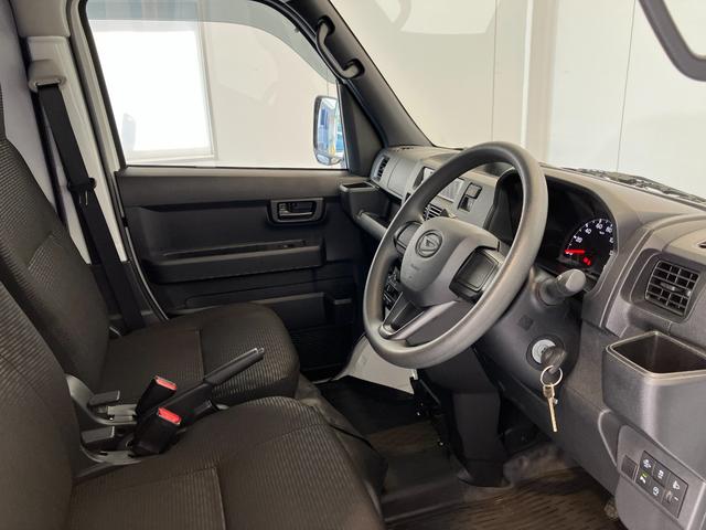 ハイゼットカーゴＤＸ　ＡＭ／ＦＭラジオ／キーレスエントリーワンオーナー　ＡＭ／ＦＭラジオ　スマアシ　両側スライドドア　キーレスエントリー　ハロゲンヘッドライト　オートライト　オートマチックハイビーム　取扱説明書　メンテナンスノート（香川県）の中古車