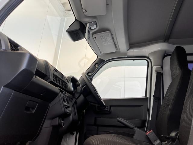 ハイゼットカーゴＤＸ　ＡＭ／ＦＭラジオ／キーレスエントリーワンオーナー　ＡＭ／ＦＭラジオ　スマアシ　両側スライドドア　キーレスエントリー　ハロゲンヘッドライト　オートライト　オートマチックハイビーム　取扱説明書　メンテナンスノート（香川県）の中古車