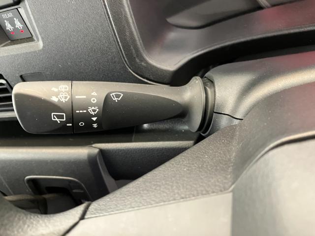 ハイゼットカーゴＤＸ　ＡＭ／ＦＭラジオ／キーレスエントリーワンオーナー　ＡＭ／ＦＭラジオ　スマアシ　両側スライドドア　キーレスエントリー　ハロゲンヘッドライト　オートライト　オートマチックハイビーム　取扱説明書　メンテナンスノート（香川県）の中古車