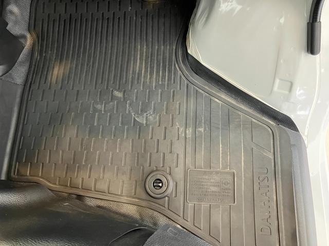 ハイゼットカーゴＤＸ　ＡＭ／ＦＭラジオ／キーレスエントリーワンオーナー　ＡＭ／ＦＭラジオ　スマアシ　両側スライドドア　キーレスエントリー　ハロゲンヘッドライト　オートライト　オートマチックハイビーム　取扱説明書　メンテナンスノート（香川県）の中古車