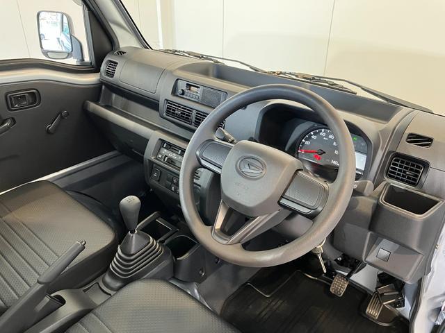 ハイゼットトラックスタンダード　ＭＴ／ＡＭ／ＦＭラジオワンオーナー　ＡＭ／ＦＭラジオ　ＭＴ　スマアシ　ハロゲンヘッドライト　オートライト　オートマチックハイビーム　ゴムマット　バイザー　取扱説明書　メンテナンスノート（香川県）の中古車