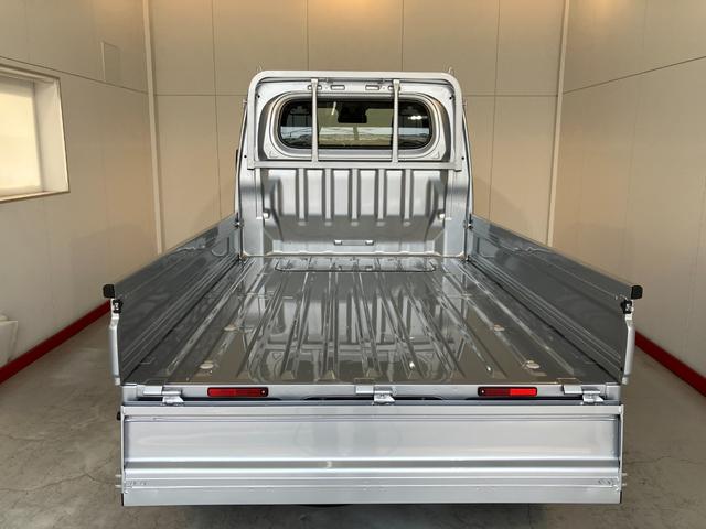 ハイゼットトラックスタンダード　ＭＴ／ＡＭ／ＦＭラジオワンオーナー　ＡＭ／ＦＭラジオ　ＭＴ　スマアシ　ハロゲンヘッドライト　オートライト　オートマチックハイビーム　ゴムマット　バイザー　取扱説明書　メンテナンスノート（香川県）の中古車