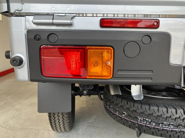 ハイゼットトラックスタンダード　ＭＴ／ＡＭ／ＦＭラジオワンオーナー　ＡＭ／ＦＭラジオ　ＭＴ　スマアシ　ハロゲンヘッドライト　オートライト　オートマチックハイビーム　ゴムマット　バイザー　取扱説明書　メンテナンスノート（香川県）の中古車