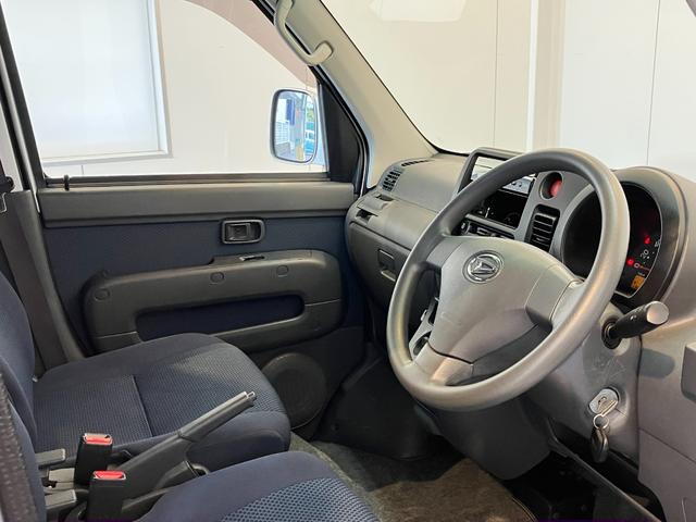 ハイゼットカーゴクルーズ キーレスエントリー/両側スライドドアワンオーナー キーレスエントリー ハロゲンヘッドライト 両側スライドドア 電動格納ミラー 取扱説明書 メンテナンスノート(香川県)の中古車