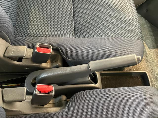 ハイゼットカーゴクルーズ キーレスエントリー/両側スライドドアワンオーナー キーレスエントリー ハロゲンヘッドライト 両側スライドドア 電動格納ミラー 取扱説明書 メンテナンスノート(香川県)の中古車