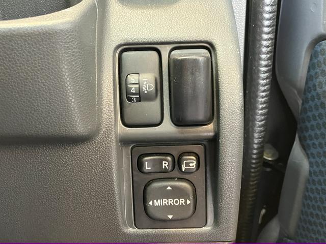 ハイゼットカーゴクルーズ キーレスエントリー/両側スライドドアワンオーナー キーレスエントリー ハロゲンヘッドライト 両側スライドドア 電動格納ミラー 取扱説明書 メンテナンスノート(香川県)の中古車