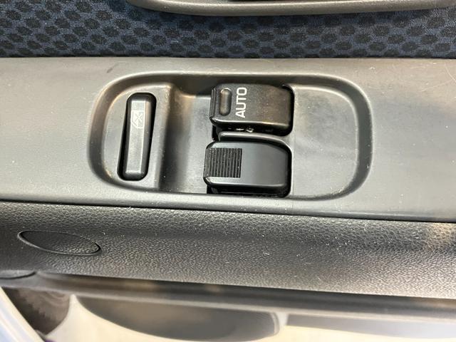 ハイゼットカーゴクルーズ キーレスエントリー/両側スライドドアワンオーナー キーレスエントリー ハロゲンヘッドライト 両側スライドドア 電動格納ミラー 取扱説明書 メンテナンスノート(香川県)の中古車