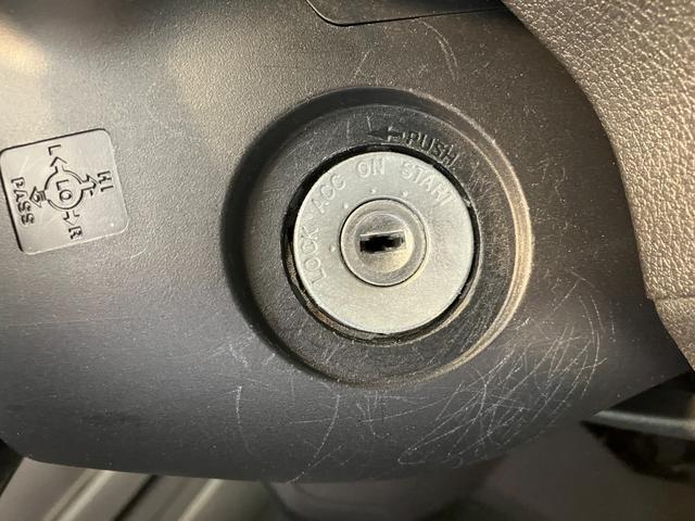 ハイゼットカーゴＤＸ　ＡＭ／ＦＭラジオ／キーレスエントリーワンオーナー　ＡＭ／ＦＭラジオ　スマアシ　両側スライドドア　キーレスエントリー　ハロゲンヘッドライト　オートライト　オートマチックハイビーム　取扱説明書　メンテナンスノート（香川県）の中古車