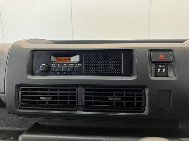 ハイゼットカーゴＤＸ　ＡＭ／ＦＭラジオ／キーレスエントリーワンオーナー　ＡＭ／ＦＭラジオ　スマアシ　両側スライドドア　キーレスエントリー　ハロゲンヘッドライト　オートライト　オートマチックハイビーム　取扱説明書　メンテナンスノート（香川県）の中古車