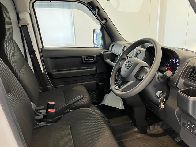 ハイゼットカーゴＤＸ　ＡＭ／ＦＭラジオ／両側スライドドアワンオーナー　キーレスエントリー　ＡＭ／ＦＭラジオ　スマアシ　両側スライドドア　ハロゲンヘッドライト　オートライト　オートマチックハイビーム　取扱説明書　メンテナンスノート（香川県）の中古車