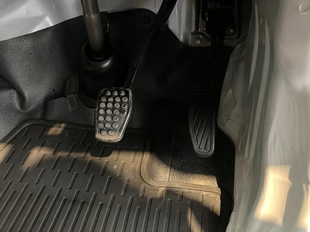 ハイゼットカーゴＤＸ　ＡＭ／ＦＭラジオ／両側スライドドアワンオーナー　キーレスエントリー　ＡＭ／ＦＭラジオ　スマアシ　両側スライドドア　ハロゲンヘッドライト　オートライト　オートマチックハイビーム　取扱説明書　メンテナンスノート（香川県）の中古車