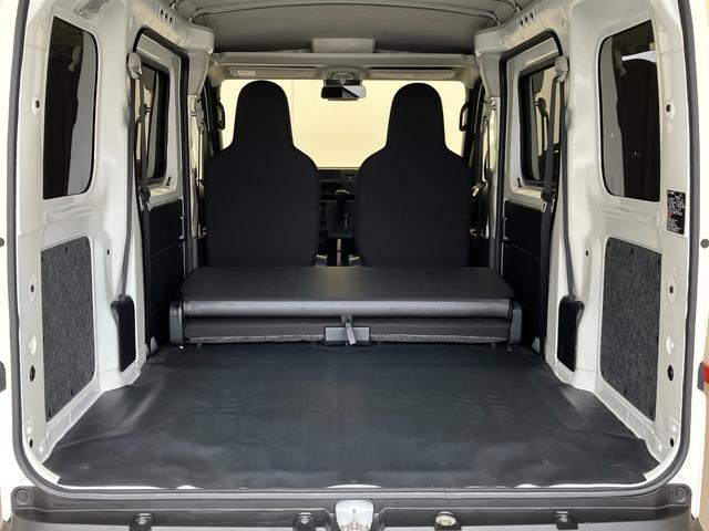 ハイゼットカーゴＤＸ　ＡＭ／ＦＭラジオ／両側スライドドアワンオーナー　キーレスエントリー　ＡＭ／ＦＭラジオ　スマアシ　両側スライドドア　ハロゲンヘッドライト　オートライト　オートマチックハイビーム　取扱説明書　メンテナンスノート（香川県）の中古車