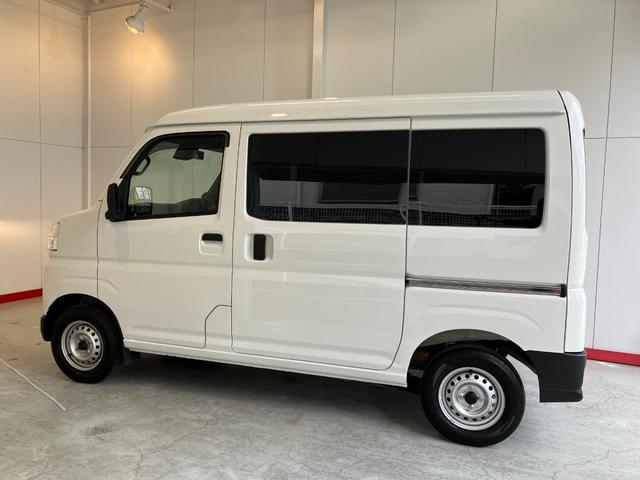 ハイゼットカーゴＤＸ　ＡＭ／ＦＭラジオ／両側スライドドアワンオーナー　キーレスエントリー　ＡＭ／ＦＭラジオ　スマアシ　両側スライドドア　ハロゲンヘッドライト　オートライト　オートマチックハイビーム　取扱説明書　メンテナンスノート（香川県）の中古車