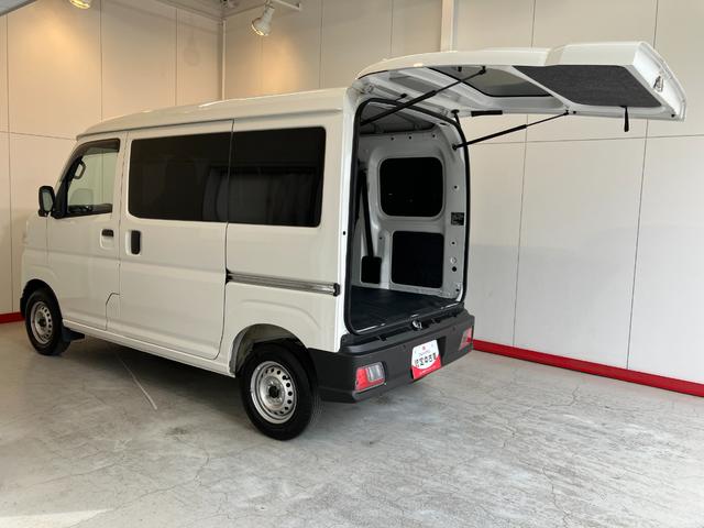 ハイゼットカーゴＤＸ　ＡＭ／ＦＭラジオ／両側スライドドアワンオーナー　キーレスエントリー　ＡＭ／ＦＭラジオ　スマアシ　両側スライドドア　ハロゲンヘッドライト　オートライト　オートマチックハイビーム　取扱説明書　メンテナンスノート（香川県）の中古車