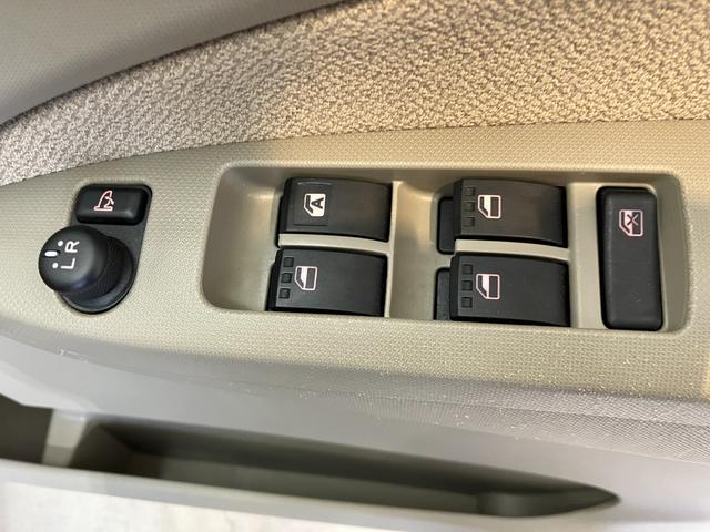 ムーヴＸ　ＳＡ　ナビ／バックモニター／アルミワンオーナー　純正ナビ　バックモニター　スマアシＩ　ハロゲンヘッドライト　オートライト　電動格納ミラー　純正１４インチアルミホイール　スマートキー　取扱説明書　メンテナンスノート（香川県）の中古車