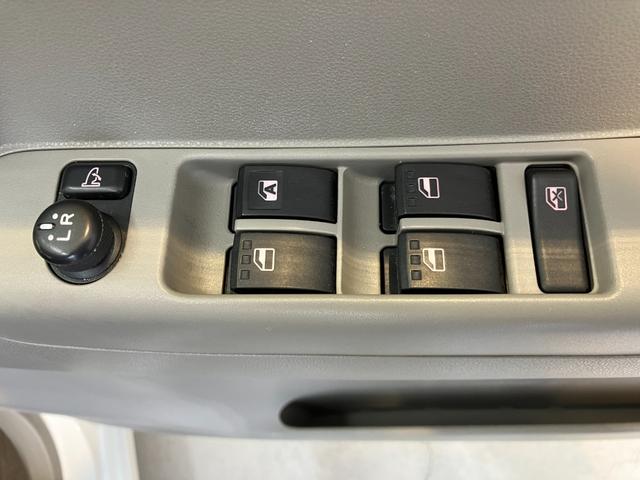 ムーヴコンテＧ　ナビ／アルミワンオーナー　純正ナビ　運転席パワーエントリーシート　ハロゲンヘッドライト　電動格納ミラー　スマートキー　純正１４インチアルミホイール　取扱説明書　メンテナンスノート（香川県）の中古車