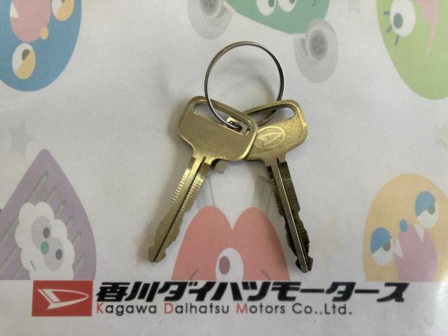 ハイゼットトラックスタンダード AM/FMラジオ スマアシAM/FMラジオ ハロゲンヘッドライト オートライト オートマチックハイビーム 取扱説明書 メンテナ スマアシ ラバーマット(香川県)の中古車