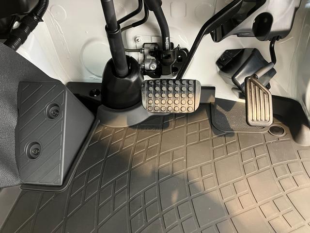 ハイゼットトラックスタンダード　ＡＭ／ＦＭラジオ　ハロゲンヘッドライトＡＭ／ＦＭラジオ　ハロゲンヘッドライト　オートライト　オートマチックハイビーム　スマアシ　ゴムマット　バイザー　取扱説明書　メンテナンスノート　ワンオーナー（香川県）の中古車