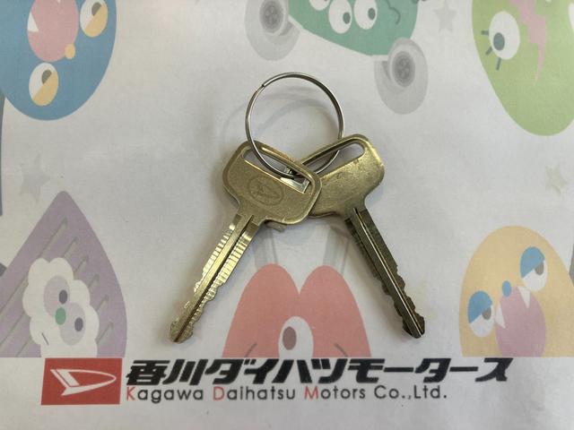 ハイゼットトラックスタンダード　ＡＭ／ＦＭラジオ　ハロゲンヘッドライトＡＭ／ＦＭラジオ　ハロゲンヘッドライト　オートライト　オートマチックハイビーム　スマアシ　ゴムマット　バイザー　取扱説明書　メンテナンスノート　ワンオーナー（香川県）の中古車