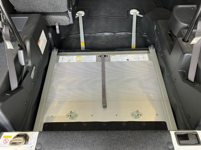 ハイゼットカーゴハイゼットスローパー　福祉車両　ＡＭ／ＦＭラジオワンオーナー　キーレスエントリー　ＡＭ／ＦＭラジオ　両側スライドドア　ハロゲンヘッドライト　オートライト　オートハイビーム　アイドリングストップ　アイドリングストップ　スマアシ　福祉車両（香川県）の中古車