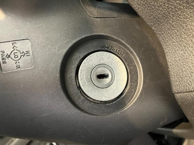 ハイゼットカーゴDX AM/FMラジオ ワンオーナーワンオーナー キーレスエントリー AM/FMラジオ リヤガラスフィルム 両側スライドドア ハロゲンヘッドライト オートライト オートハイビーム アイドリングストップ スマアシ(香川県)の中古車