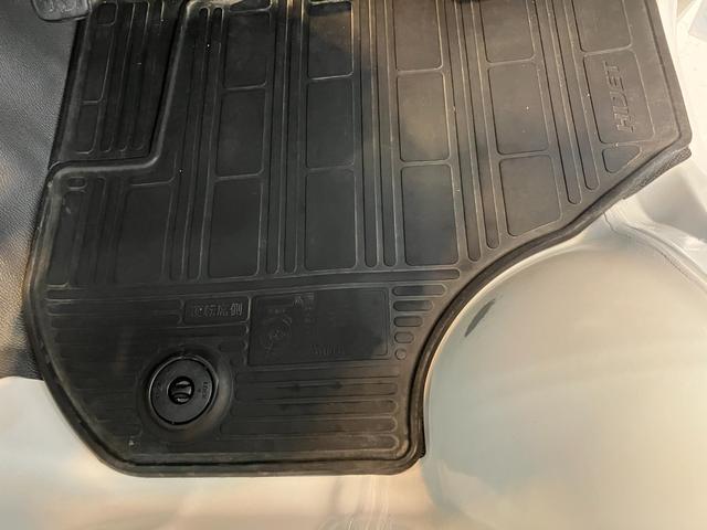 ハイゼットトラックスタンダード 4WD MT ラジオ4WD MT AM/FMラジオ ワンオーナー ハロゲンヘッドライト 取扱説明書 メンテナンスノート(香川県)の中古車