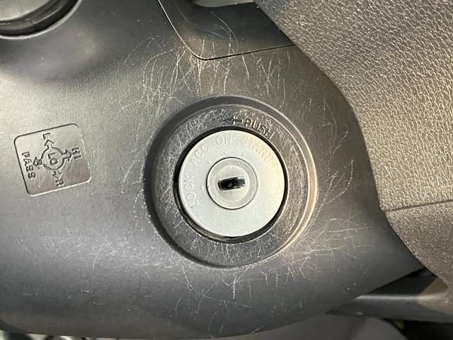 ハイゼットカーゴＤＸ　ＣＶＴ　ワンオーナー　ＣＤチューナーＣＶＴ　２ＷＤ　ワンオーナー　キーレスエントリー　ＣＤチューナー　ハロゲンヘッドライト　オートライト　オートハイビーム　アイドリングストップ　スマアシ　Ｂｌｕｅｔｏｏｔｈ接続　ＵＳＢ入力端子（香川県）の中古車