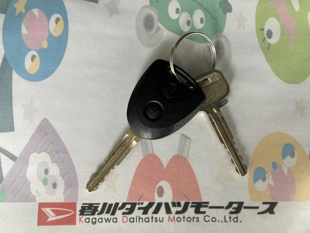 ハイゼットカーゴＤＸ　ＣＶＴ　ワンオーナー　ＣＤチューナーＣＶＴ　２ＷＤ　ワンオーナー　キーレスエントリー　ＣＤチューナー　ハロゲンヘッドライト　オートライト　オートハイビーム　アイドリングストップ　スマアシ　Ｂｌｕｅｔｏｏｔｈ接続　ＵＳＢ入力端子（香川県）の中古車