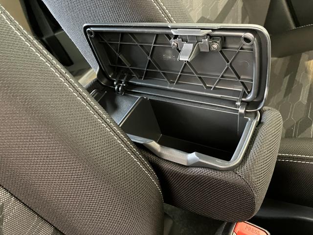 タフトＧターボ　クロムベンチャー　ナビ　バックモニター　ＥＴＣ純正ナビ　バックモニター　純正ＥＴＣ　運転席・助手席シートヒーター　純正１５インチアルミホイール　ターボ　電動パーキングブレーキ　オートブレーキホールド　ワンオーナー　スマートキー　ＡＣＣ（香川県）の中古車