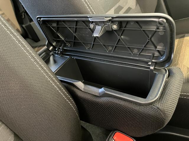 タフトＧ　ダーククロムベンチャー　バックモニター対応カメラワンオーナー　スマートキー　バックモニター対応カメラ　運転席・助手席シートヒーター　純正アルミホイール　電動パーキングブレーキ　オートブレーキホールド　オーディオレス　ＡＣＣ　サイドエアバッグ（香川県）の中古車