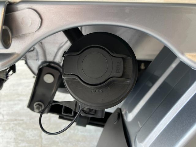 ハイゼットトラックスタンダード　ワンオーナー　ラジオＣＶＴ　２ＷＤ　ＡＭ／ＦＭラジオ　ラバーマット　ワンオーナー　ハロゲンヘッドライト　オートライト　オートハイビーム　アイドリングストップ　スマアシ（香川県）の中古車