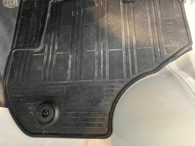 ハイゼットトラックスタンダード　ＭＴ　２ＷＤ　ラジオＭＴ　２ＷＤ　ワンオーナー　ハロゲンヘッドライト　オートライト　オートハイビーム　ＡＭ／ＦＭラジオ　ラバーマット　アイドリングストップ　取扱説明書　メンテナンスノート（香川県）の中古車