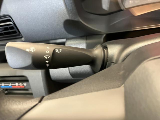 ハイゼットトラックスタンダード　ＣＶＴ　２ＷＤ　ＡＭ／ＦＭラジオＣＶＴ　２ＷＤ　ワンオーナー　ＡＭ／ＦＭラジオ　ハロゲンヘッドライト　オートライト　オートハイビーム　アイドリングストップ　スマアシ（香川県）の中古車