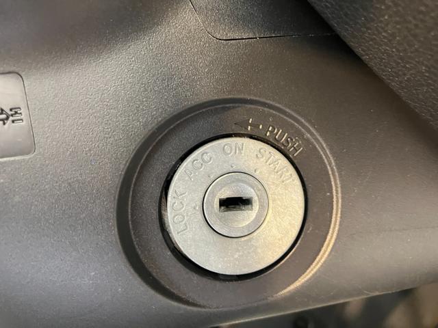 ハイゼットトラックスタンダード　ＣＶＴ　２ＷＤ　ラジオ２ＷＤ　ＣＶＴ　ワンオーナー　ＡＭ／ＦＭラジオ　ラバーマット　ハロゲンヘッドライト　オートライト　オートハイビーム　アイドリングストップ　スマアシ（香川県）の中古車
