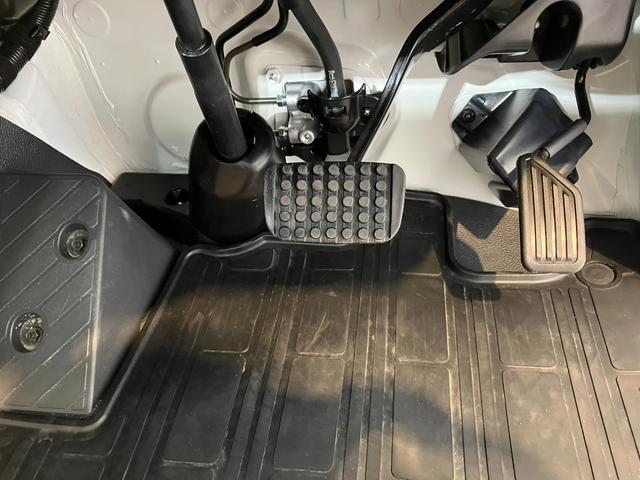 ハイゼットトラックスタンダード　ＣＶＴ　２ＷＤ　ラジオ２ＷＤ　ＣＶＴ　ワンオーナー　ＡＭ／ＦＭラジオ　ラバーマット　ハロゲンヘッドライト　オートライト　オートハイビーム　アイドリングストップ　スマアシ（香川県）の中古車